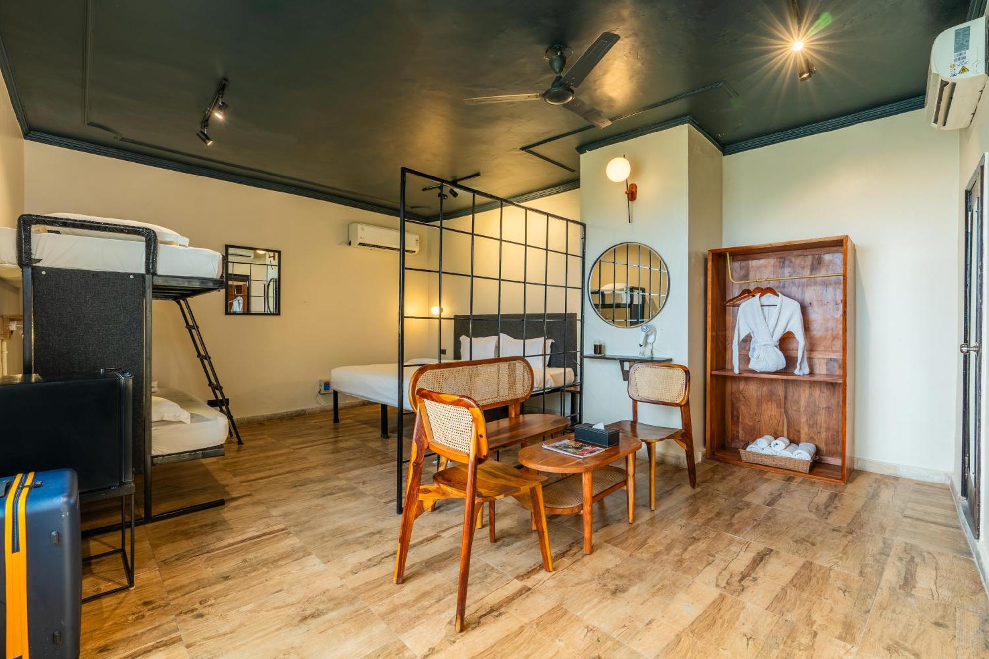 LetsBunk Poshtel&Suites Neu-Delhi Exterior foto