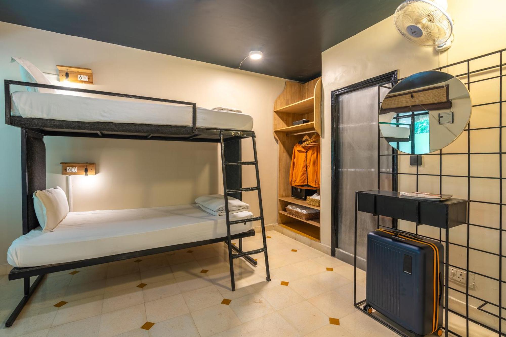 LetsBunk Poshtel&Suites Neu-Delhi Exterior foto
